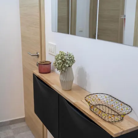 Gloria Apartman *